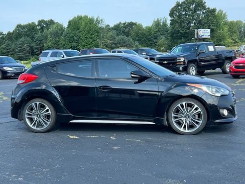 Used 2016 Hyundai Veloster Turbo w/ Option Group 04 FWD image 28