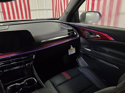 New 2026 Chevrolet Traverse RS image 16