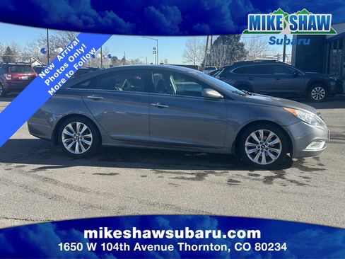Used 2013 Hyundai Sonata SE w/ Navigation & Sunroof Pkg image 4