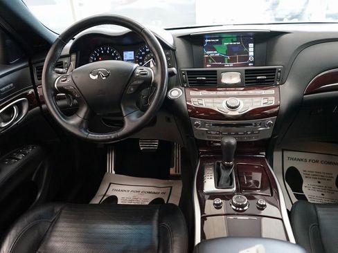 Used 2018 INFINITI Q70 Luxe w/ Sport Package AWD/4WD image 12