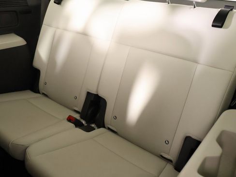 Used 2025 Hyundai Santa Fe SEL image 12