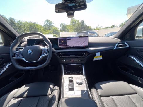Used 2026 BMW 330i xDrive Sedan w/ Premium Package AWD/4WD image 18