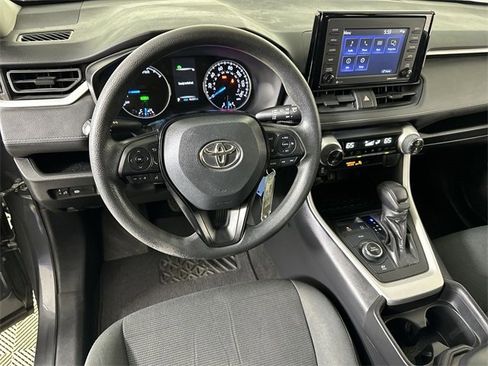 Used 2021 Toyota RAV4 LE image 21
