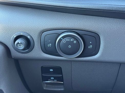 New 2025 Ford Transit 250 148 Medium Roof image 15