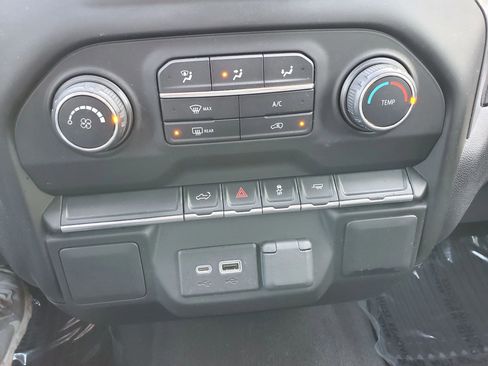 Used 2021 Chevrolet Silverado 1500 Custom image 46