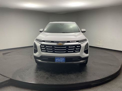 Certified 2026 Chevrolet Equinox LT FWD image 2