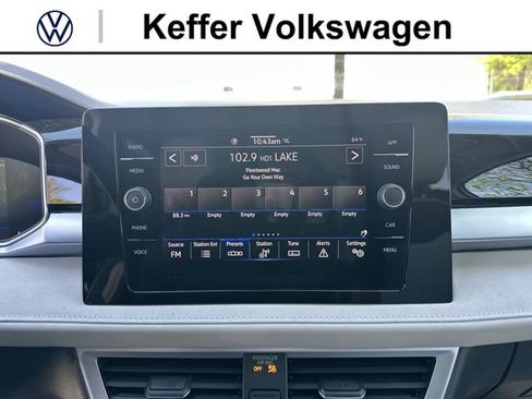 New 2026 Volkswagen Taos SE FWD image 22