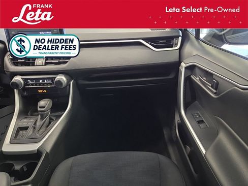 Used 2019 Toyota RAV4 LE FWD image 16
