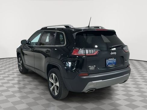 Used 2019 Jeep Cherokee Limited image 3