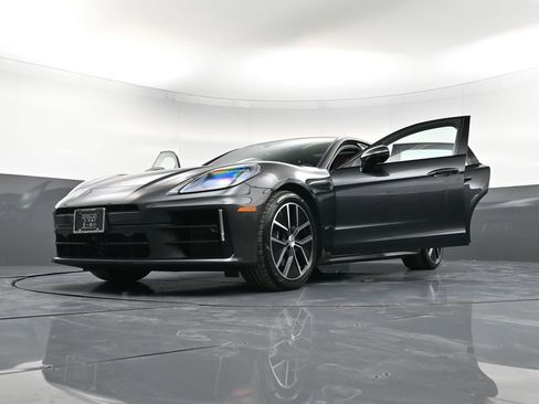 Certified 2024 Porsche Panamera 4 image 41