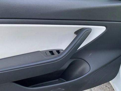 Used 2020 Tesla Model 3 image 11