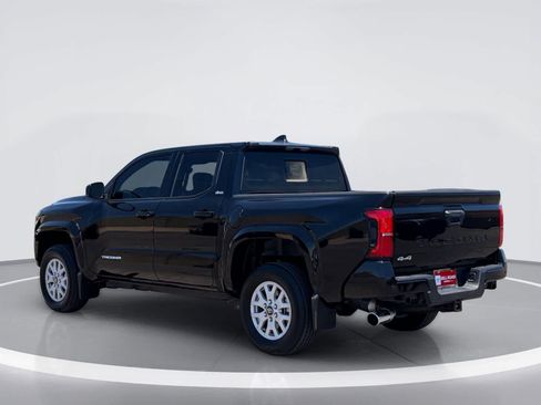 Used 2025 Toyota Tacoma SR5 AWD/4WD image 3