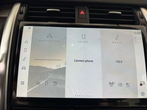 Used 2025 Land Rover Discovery Dynamic SE image 18