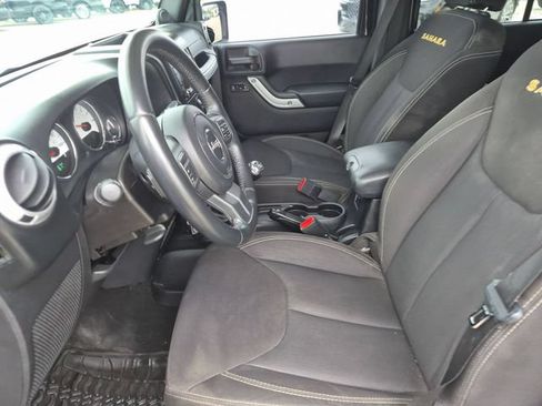 Used 2014 Jeep Wrangler Unlimited Sahara AWD/4WD image 12