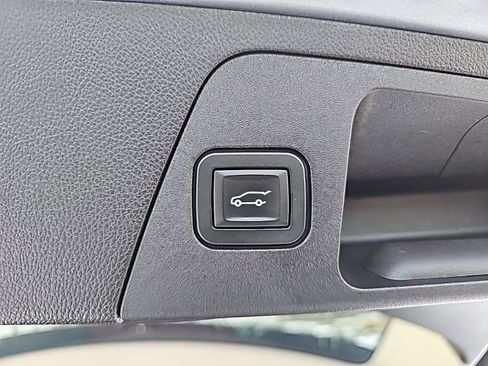 Used 2020 Buick Envision Essence image 23