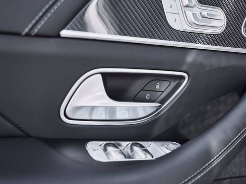 Used 2025 Mercedes-Benz GLS 63 AMG 4MATIC image 36