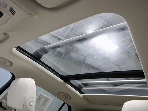 Used 2023 Buick Envision Avenir image 27