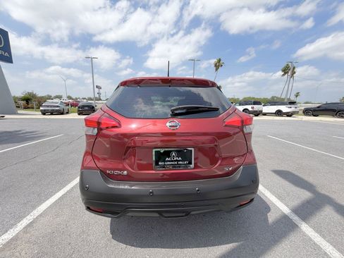 Used 2020 Nissan Kicks SV FWD image 15