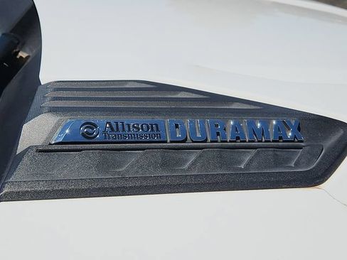 Used 2023 Chevrolet Silverado 2500 LTZ w/ LTZ Premium Package AWD/4WD image 9