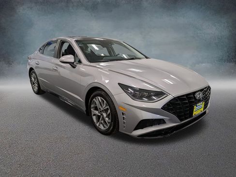 Used 2023 Hyundai Sonata SEL w/ Convenience Package FWD image 3