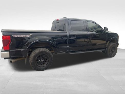 Used 2022 Ford F250 Lariat w/ Tremor Off-Road Package image 4