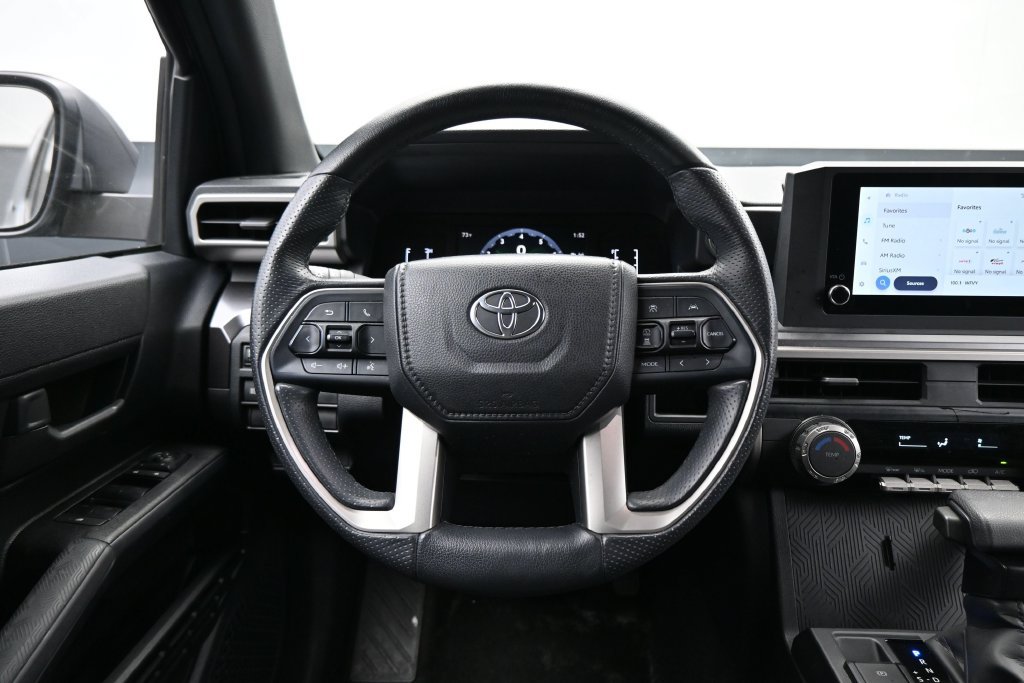 Used 2025 Toyota 4Runner SR5 AWD/4WD image 15