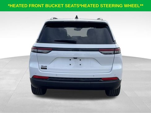 Used 2023 Jeep Grand Cherokee Altitude AWD/4WD image 9