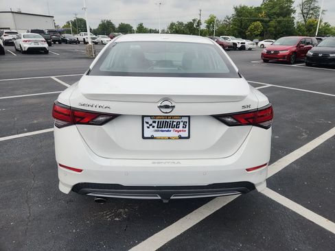 Used 2022 Nissan Sentra SR w/ SR Premium Package FWD image 6
