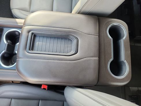 Used 2021 GMC Yukon XL SLT w/ Rear Media and Nav Package image 20