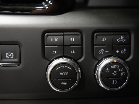 New 2026 GMC Sierra 1500 AT4 w/ AT4 Premium Package AWD/4WD image 31