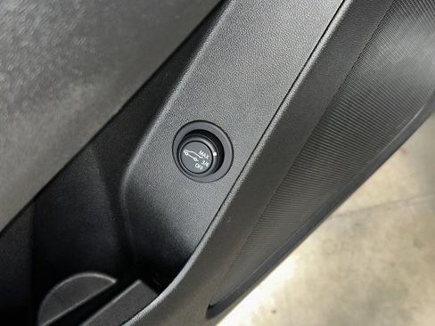 Certified 2022 Chevrolet Equinox RS w/ LPO, Floor Liner Package image 6