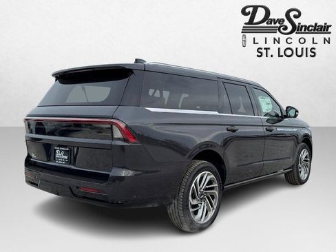 New 2025 Lincoln Navigator L Reserve image 5