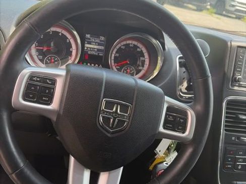Used 2019 Dodge Grand Caravan GT FWD image 12
