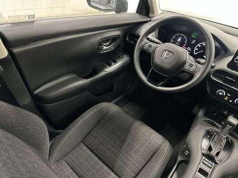 Certified 2027 Honda HR-V LX image 12