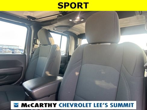 Used 2021 Jeep Gladiator Sport image 23