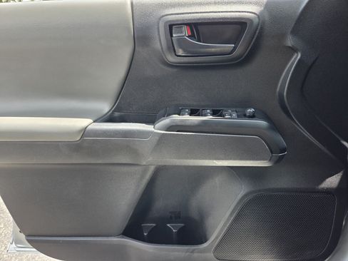 Used 2023 Toyota Tacoma SR AWD/4WD image 19
