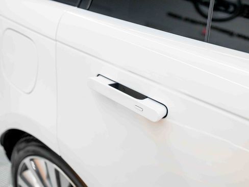 Used 2024 Land Rover Range Rover SV image 21