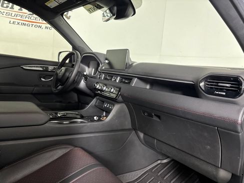 Used 2025 Honda Pilot Black Edition image 38