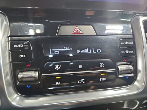 Certified 2023 Kia Sorento SX AWD/4WD image 21