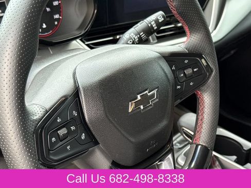 Used 2025 Chevrolet Trax RS w/ Driver Confidence Package FWD image 29