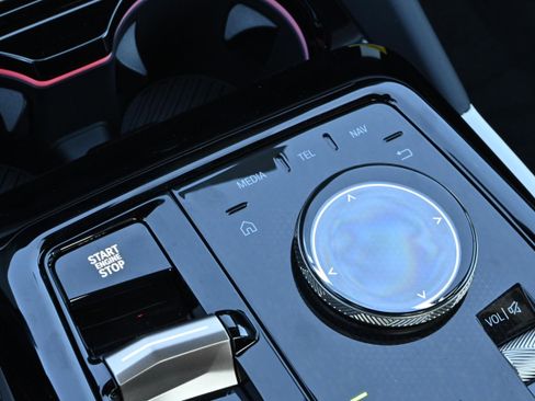 New 2026 BMW 530i w/ Premium Package image 17