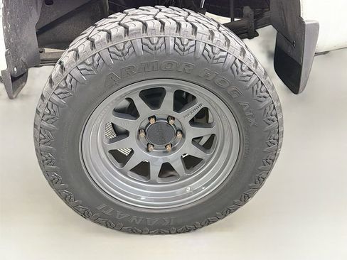 Used 2021 Nissan Titan SV w/ SV Convenience Package image 30