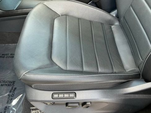 Certified 2025 Volkswagen Atlas SEL AWD/4WD image 16