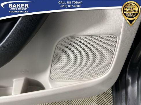 Used 2023 Chrysler Pacifica Touring-L image 24