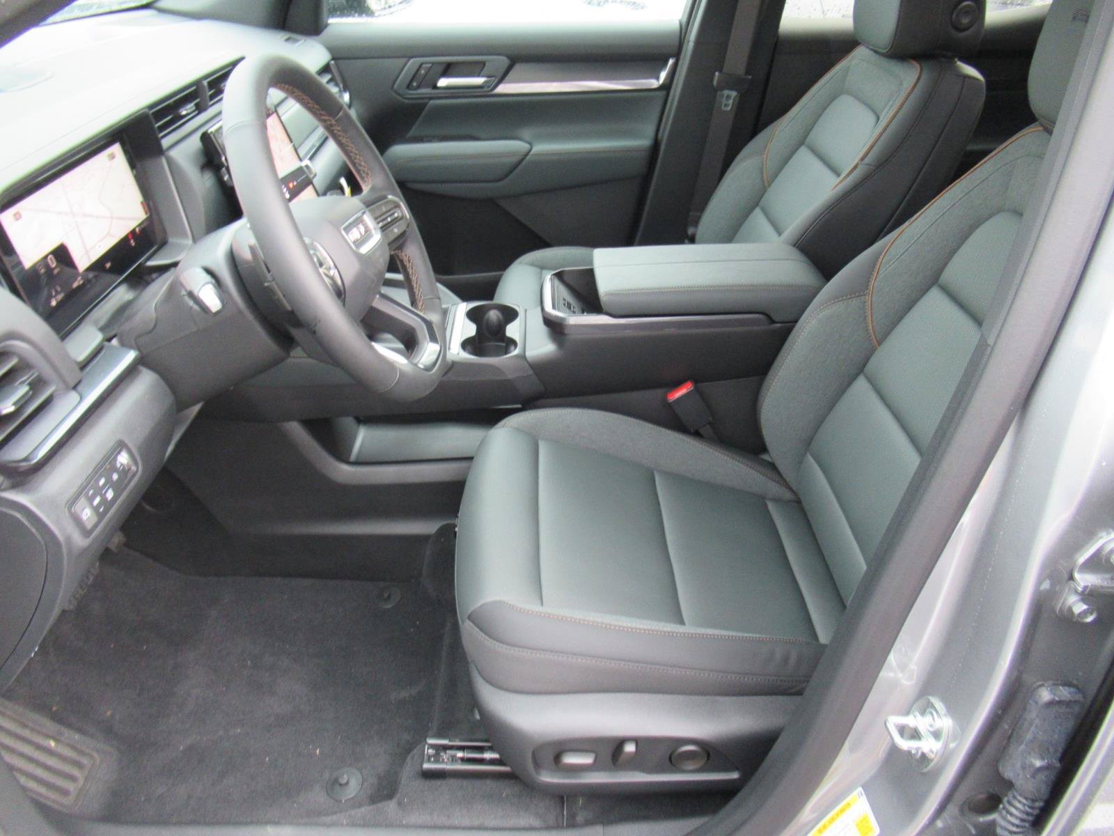 New 2027 GMC Terrain AT4 w/ Convenience Package III AWD/4WD image 16