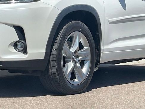 Used 2019 Toyota Highlander Limited FWD image 21