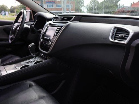 Used 2017 Nissan Murano Platinum w/ Platinum Technology Package FWD image 9