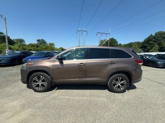Used 2019 Toyota Highlander Plus AWD/4WD video 2