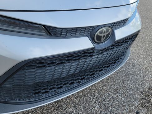 Used 2021 Toyota Corolla LE FWD image 13