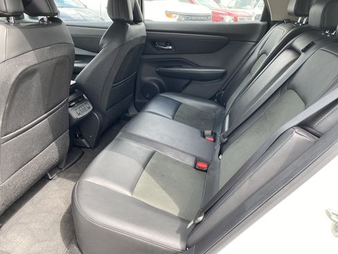 Used 2024 Nissan Ariya FWD image 21